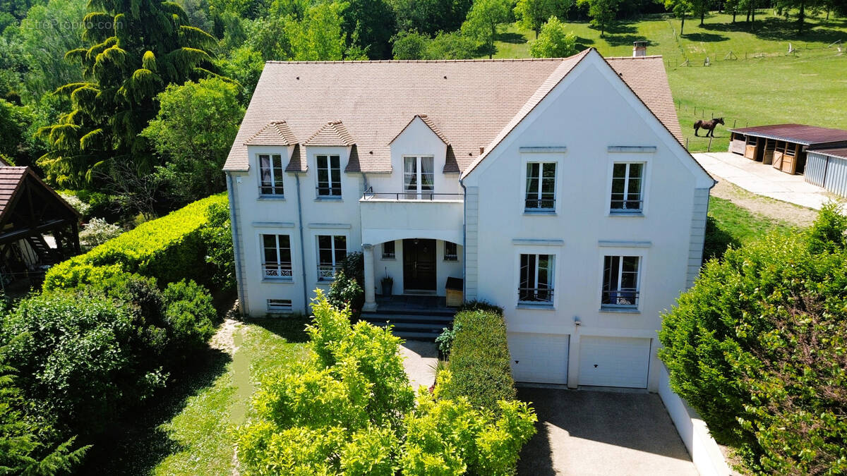 Maison à MEZY-SUR-SEINE