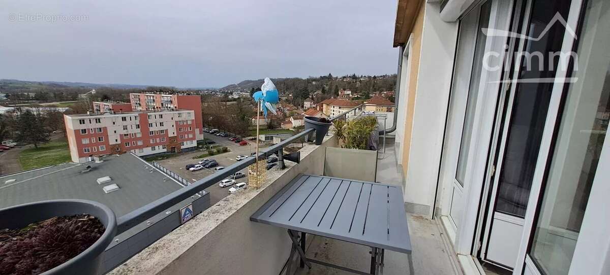 Appartement à LA TOUR-DU-PIN