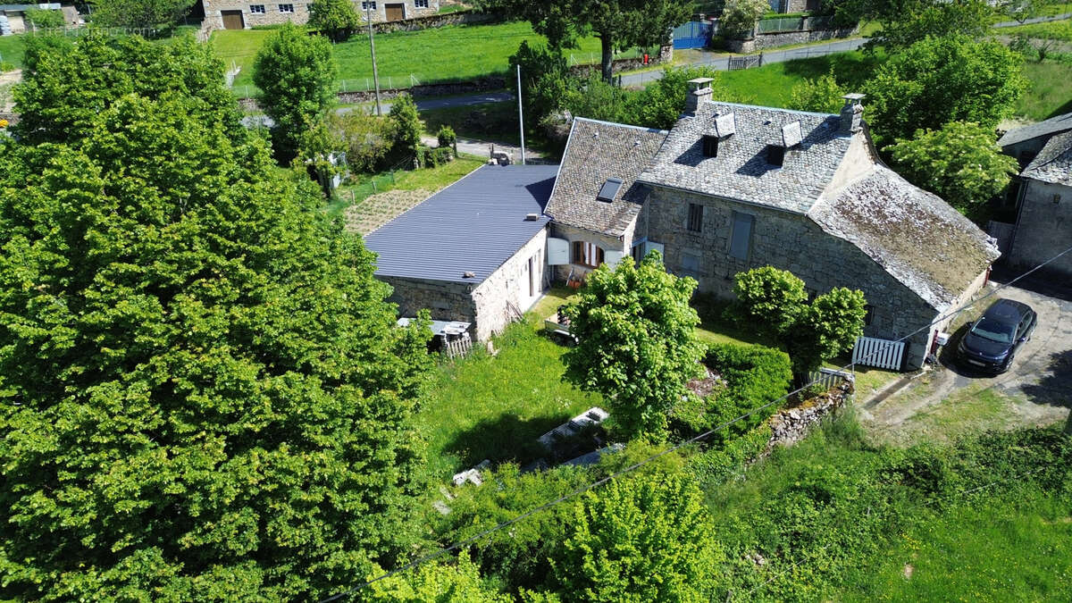 Maison à SOULAGES-BONNEVAL