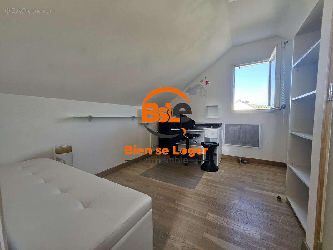 Maison à vendreT3 Saint Alban sur Limagnole -Agence immobilière BSLE IMMO Saint Chély D'Apcher - Maison à SAINT-ALBAN-SUR-LIMAGNOLE