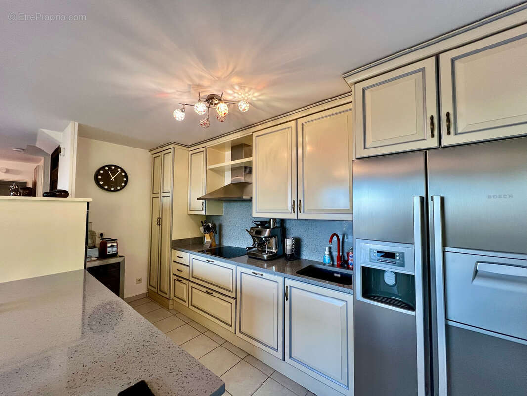 Appartement à SAINT-LAURENT-DU-VAR