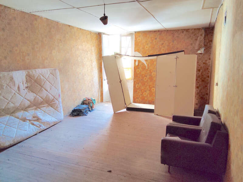Maison à vendre 4 pièces 94m2 à rénover GEMOZAC (17) - photo 7