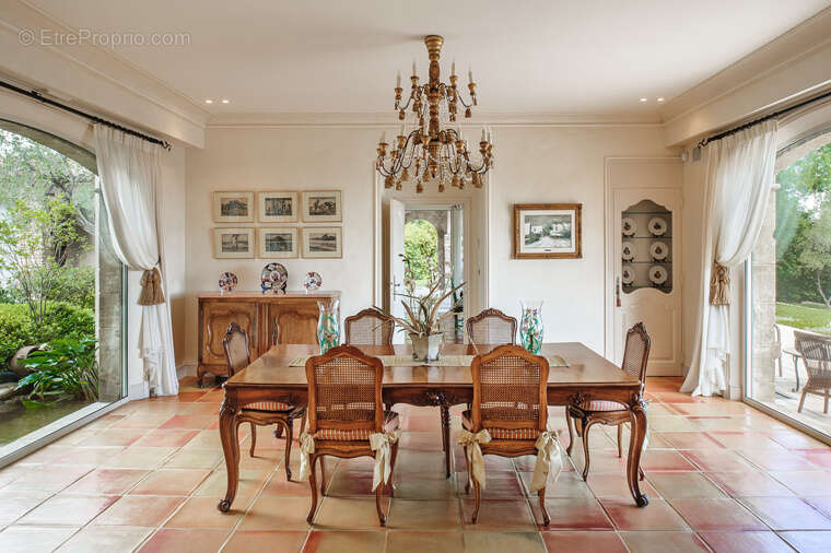 Prestigieuse Propriété à Chateauneuf de Grasse - photo 8