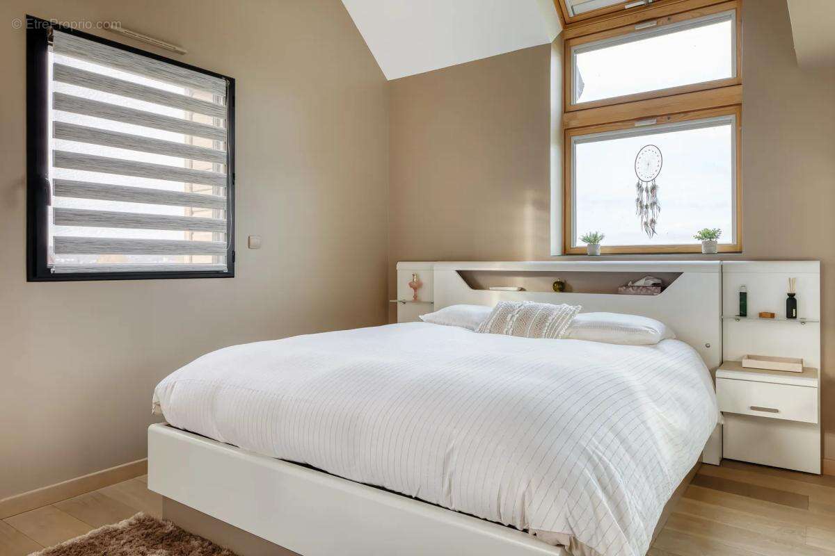 Maison à LA RIVIERE-SAINT-SAUVEUR