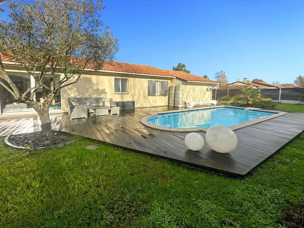 Maison à LE HAILLAN