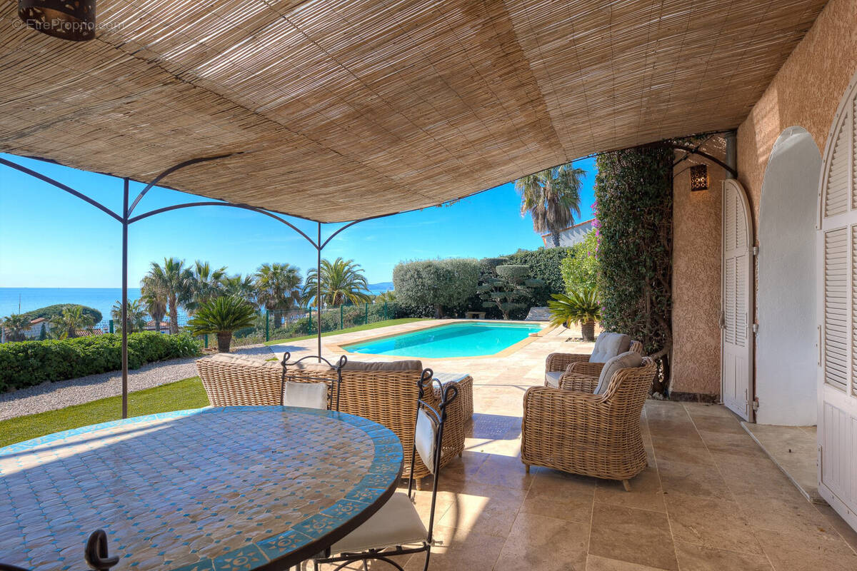 Maison à ROQUEBRUNE-SUR-ARGENS