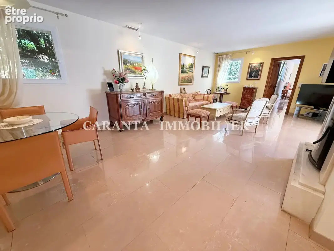 vente propriété 8 pièces Sainte Maxime avec piscine, garage et aperçu Mer à 400m du port. - photo 6