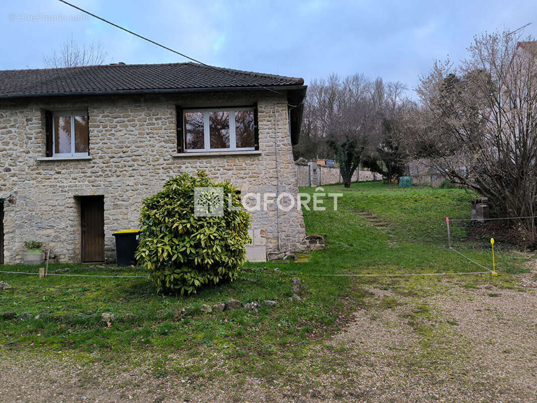 Maison à OINVILLE-SUR-MONTCIENT