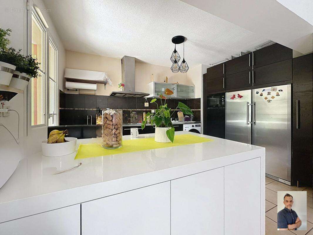 Appartement à ROUGIERS