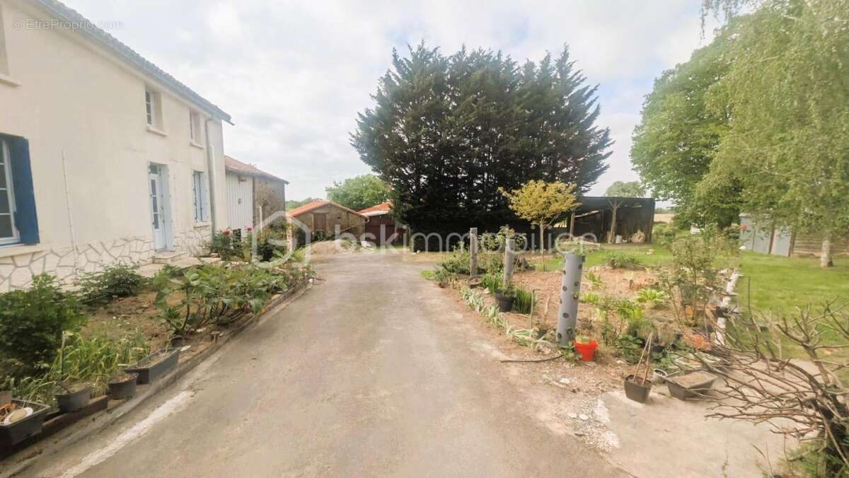 Maison à LE BEUGNON