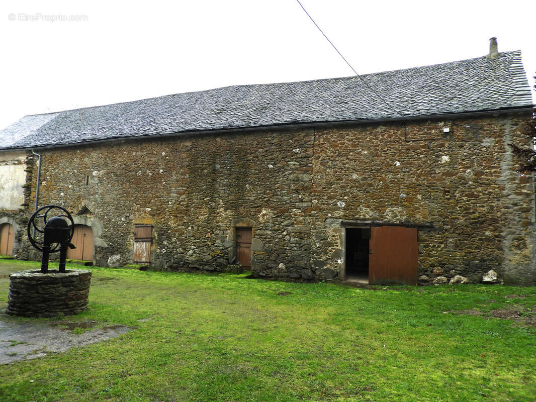 Maison à PREVINQUIERES