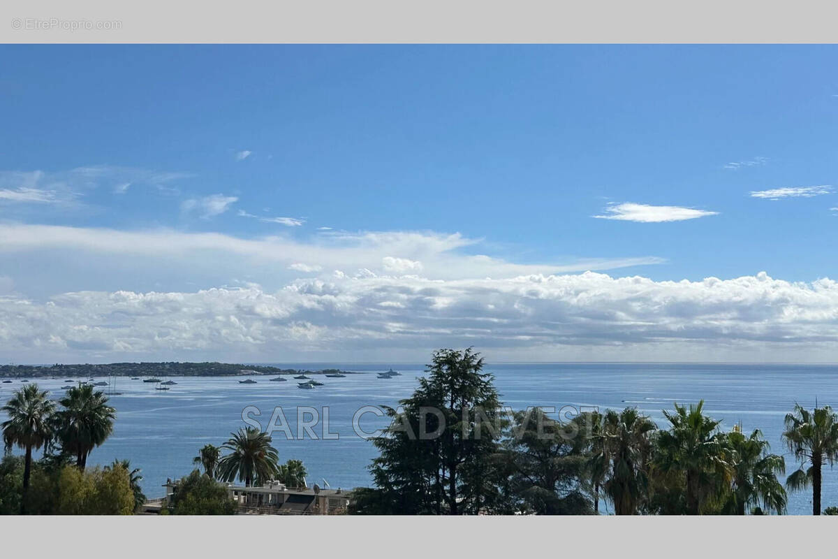 Appartement à VALLAURIS