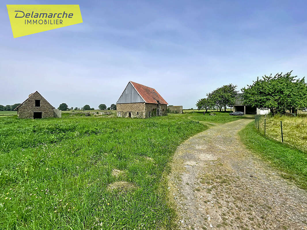 Grande maison en pierres à rénover avec dépendances à JUILLEY (50220) - photo 10
