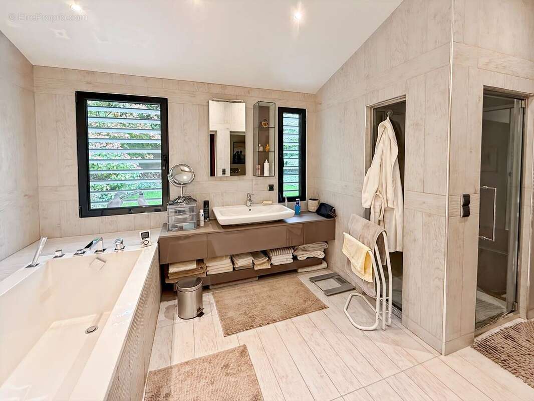 Maison à LIMEIL-BREVANNES