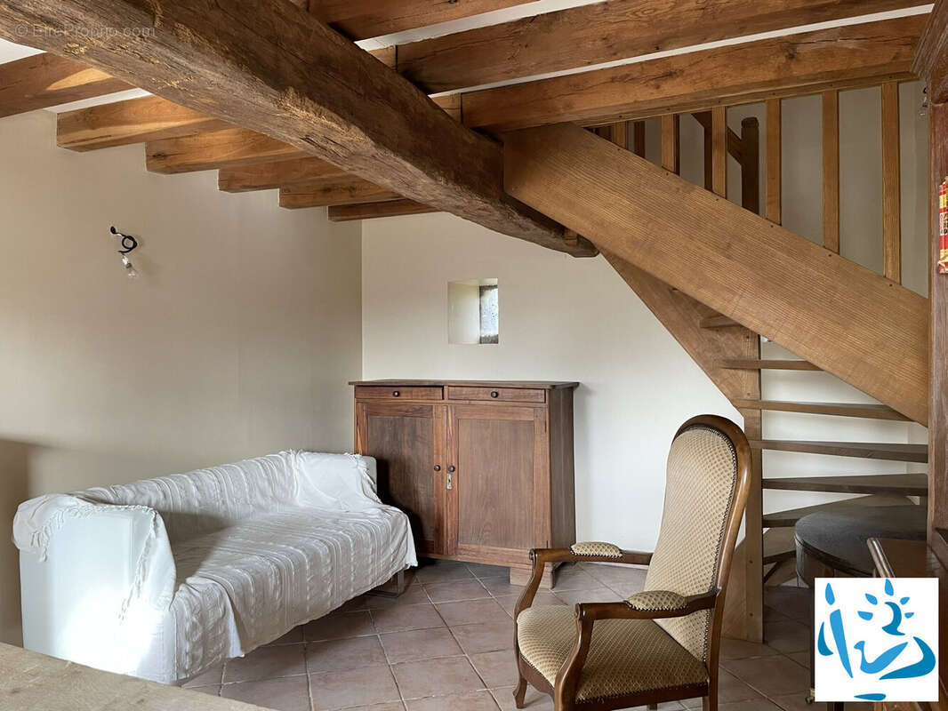 Maison à LA CHAPELLE-MONTLIGEON