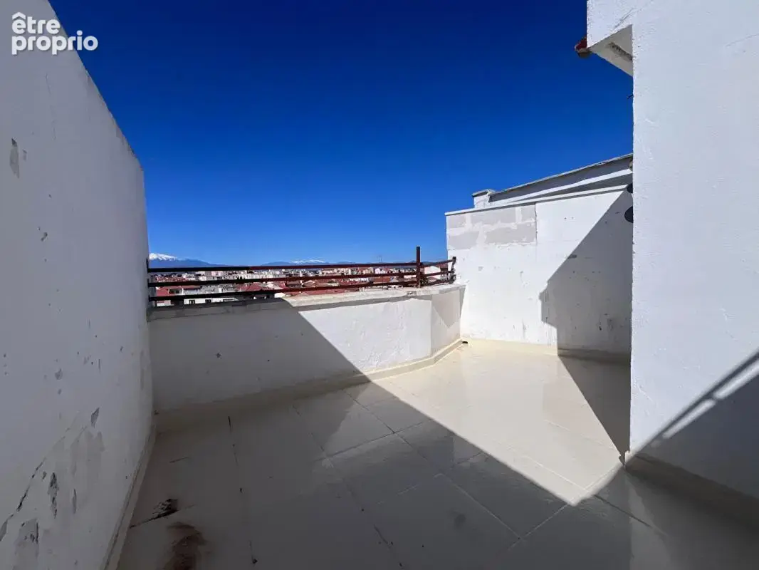 Charmant appartement de type loft au dernier étage d'une résidence de standing avec petite terrasse - photo 2