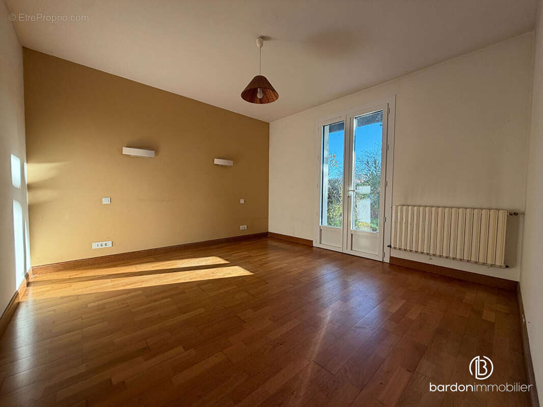 Maison à SAINT-ETIENNE-DE-MER-MORTE