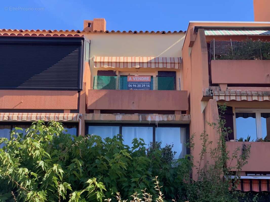 Appartement à LA LONDE-LES-MAURES