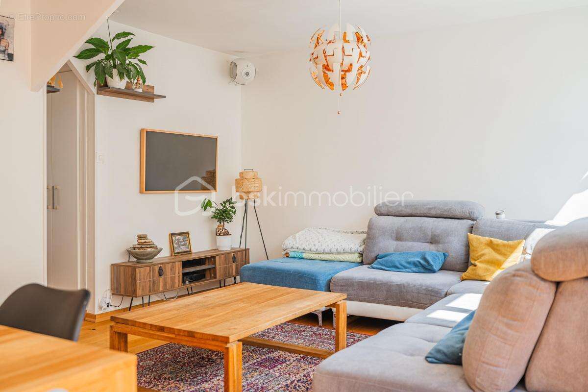 Appartement à FONTAINE