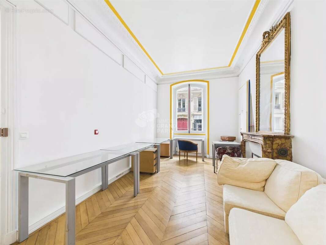 Appartement à PARIS-8E