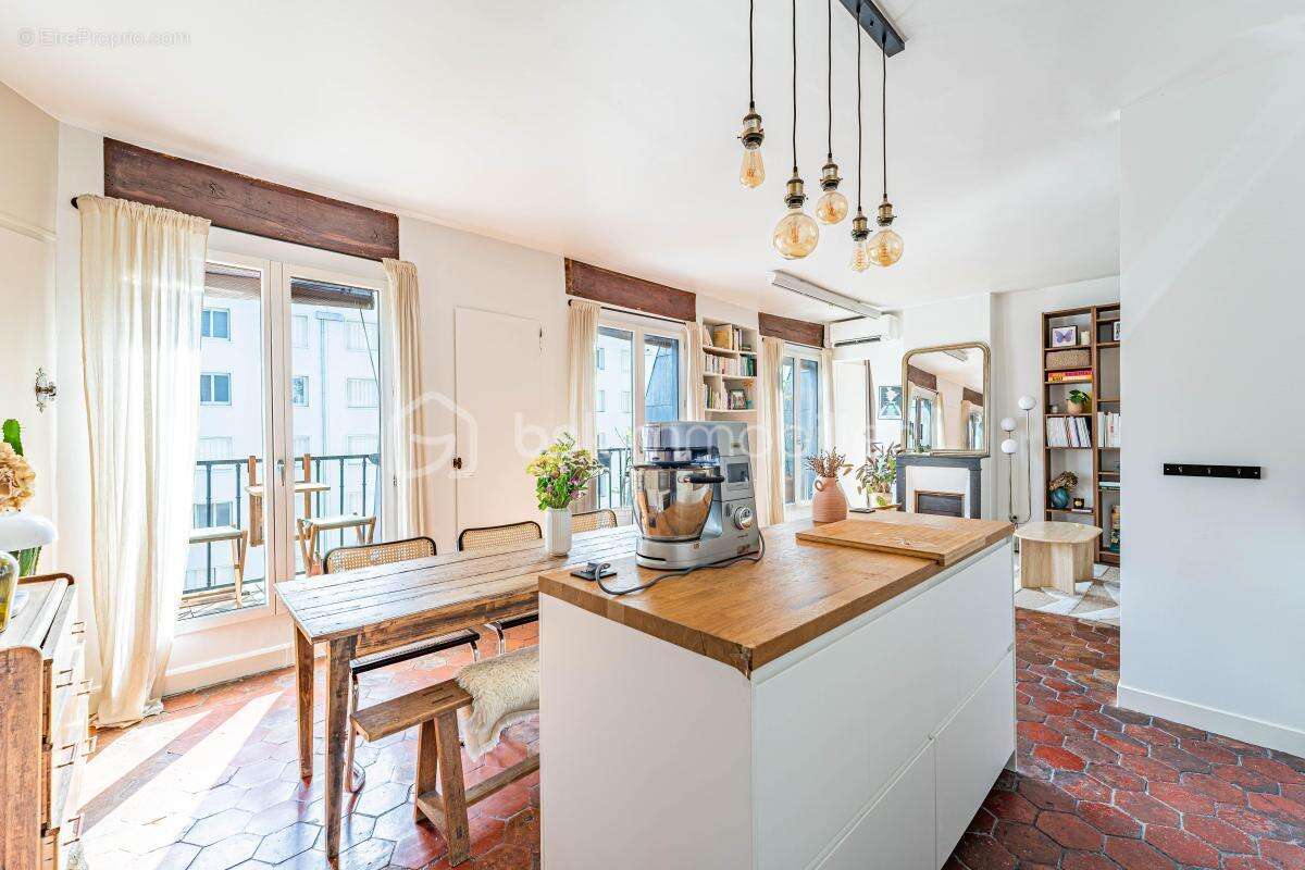 Appartement à PARIS-10E