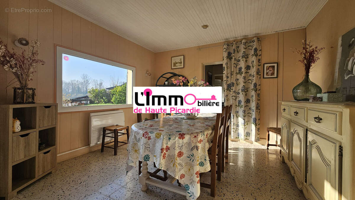 Maison à LA NEUVILLE-LES-BRAY