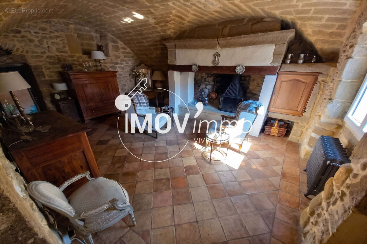 Maison 7 pièces 228 m² à vendre à Gaujac (30330) - photo 3