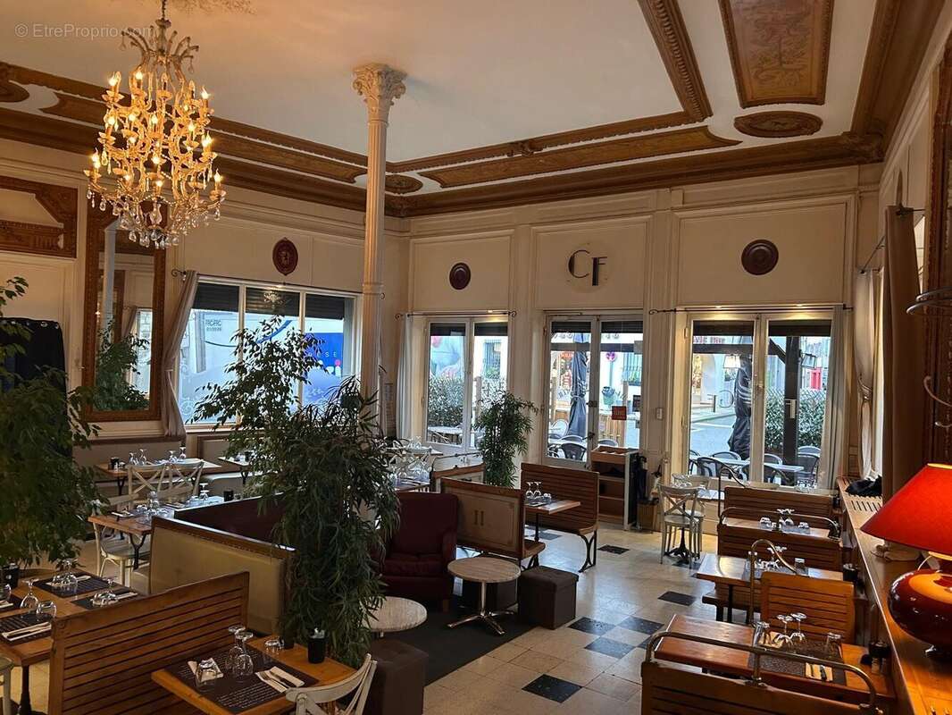 Autre à LONS-LE-SAUNIER