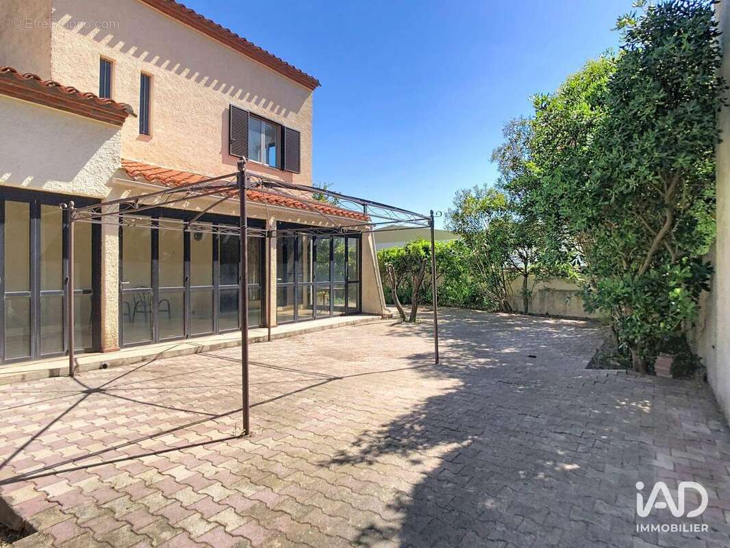 Maison 138 m² à Saint-Cyprien  - photo 3