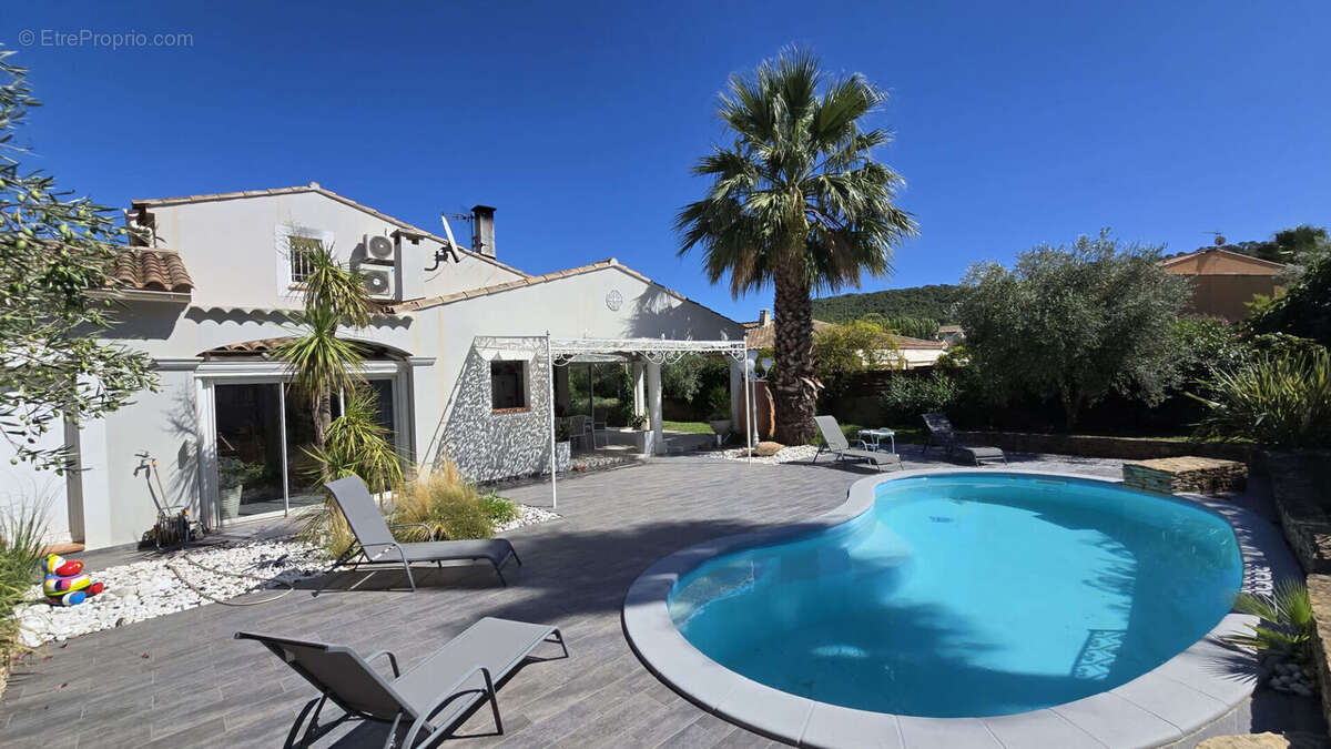 Maison à LE CASTELLET