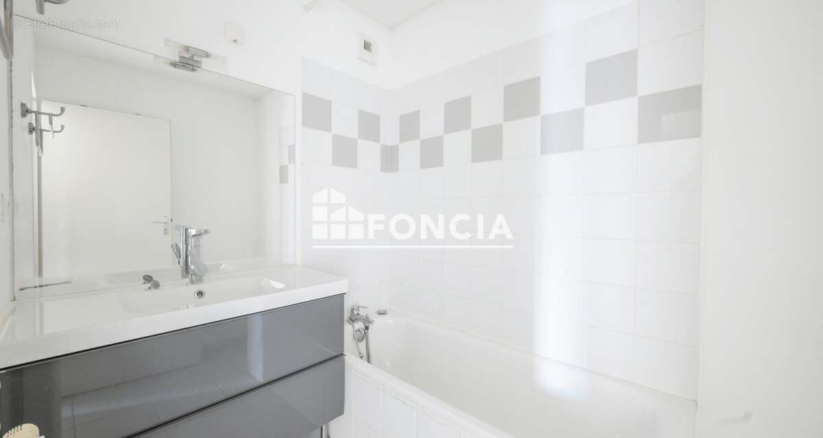 Appartement à VILLENAVE-D&#039;ORNON