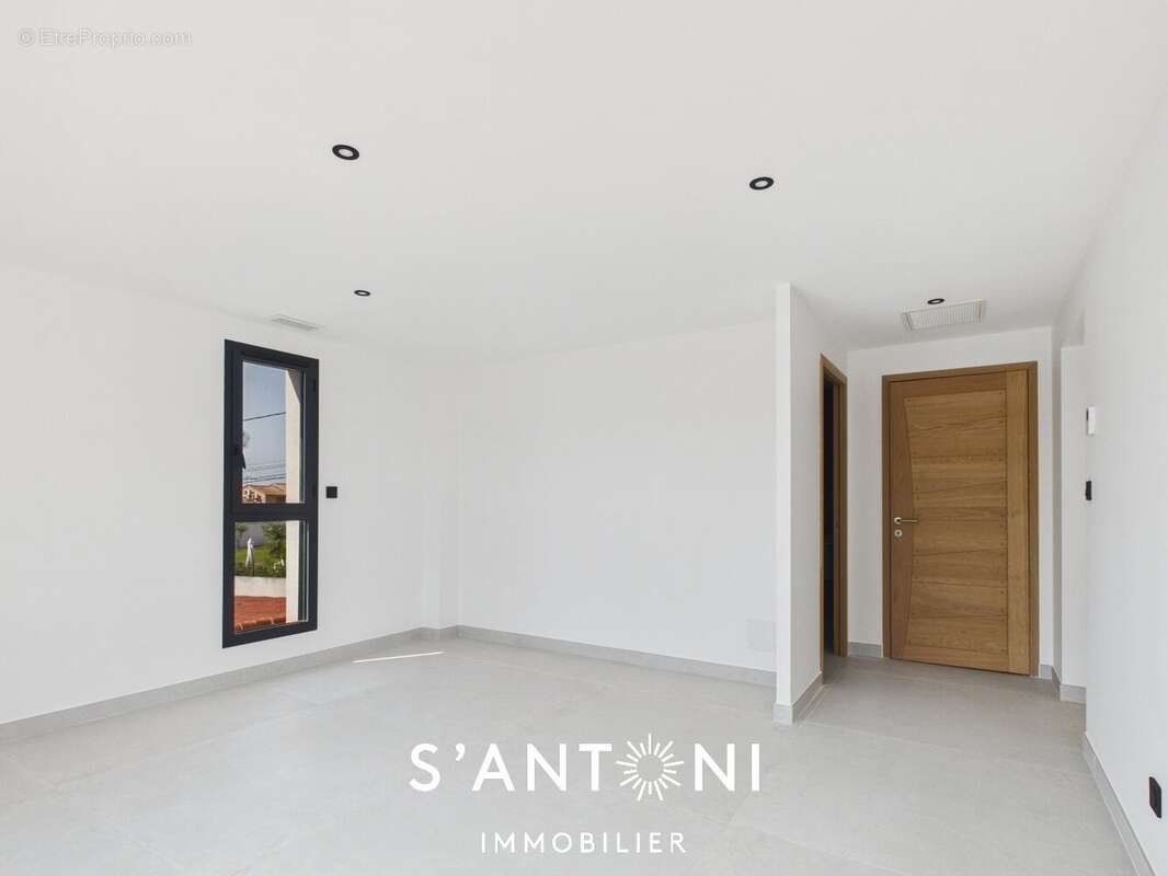 Villa de prestige - Frais de notaire réduits - Secteur privilégié - photo 11