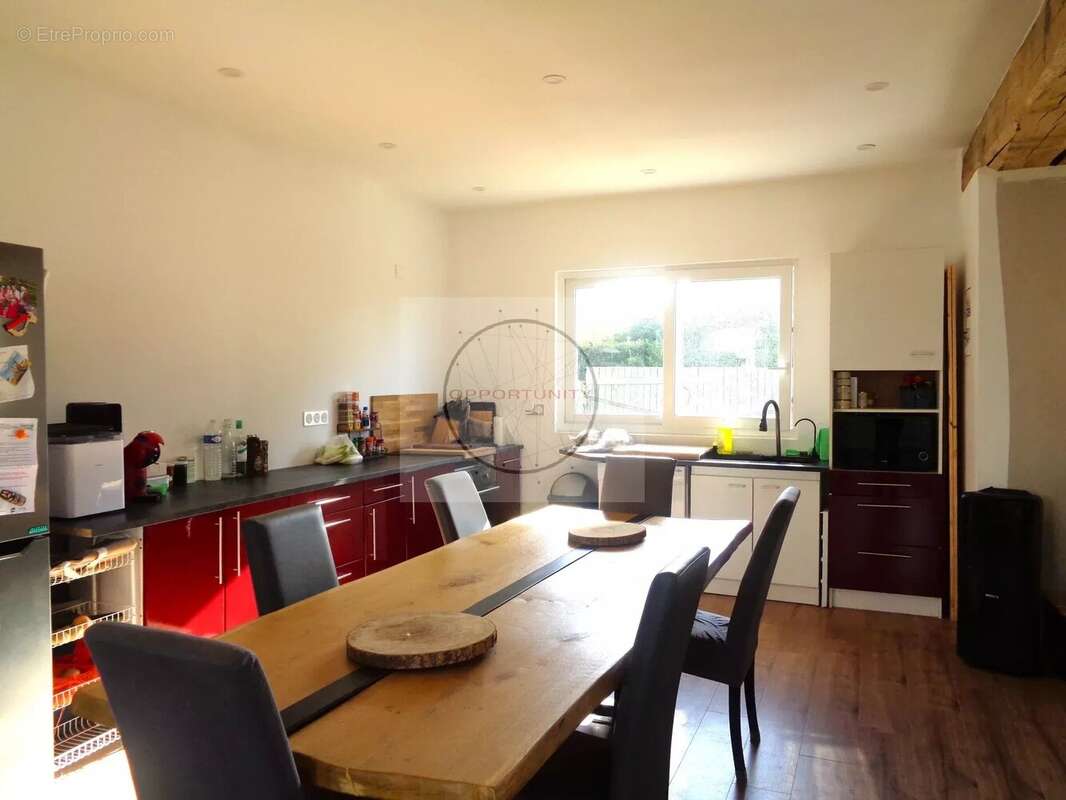 Maison à SAINT-DENIS-LES-REBAIS