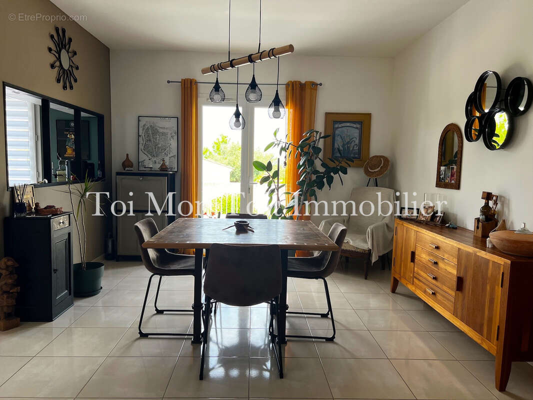 Maison à VIC-LE-FESQ