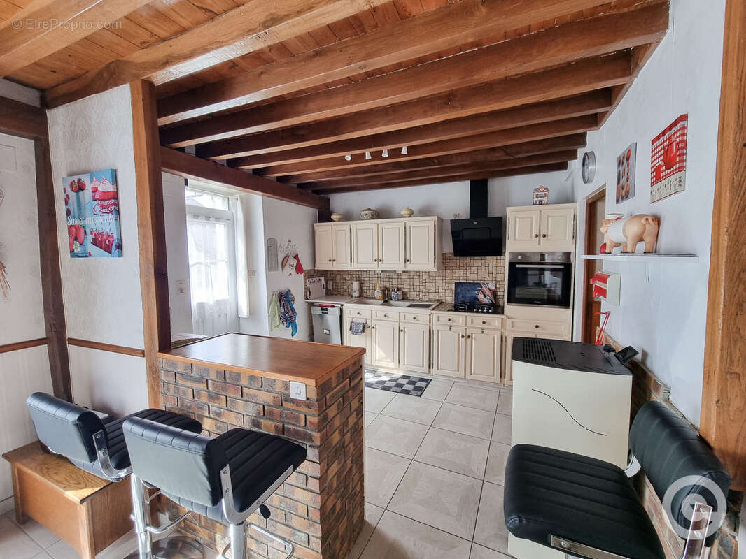 Maison 5 pièces de 117m2 à Etaules avec dépendance - photo 5