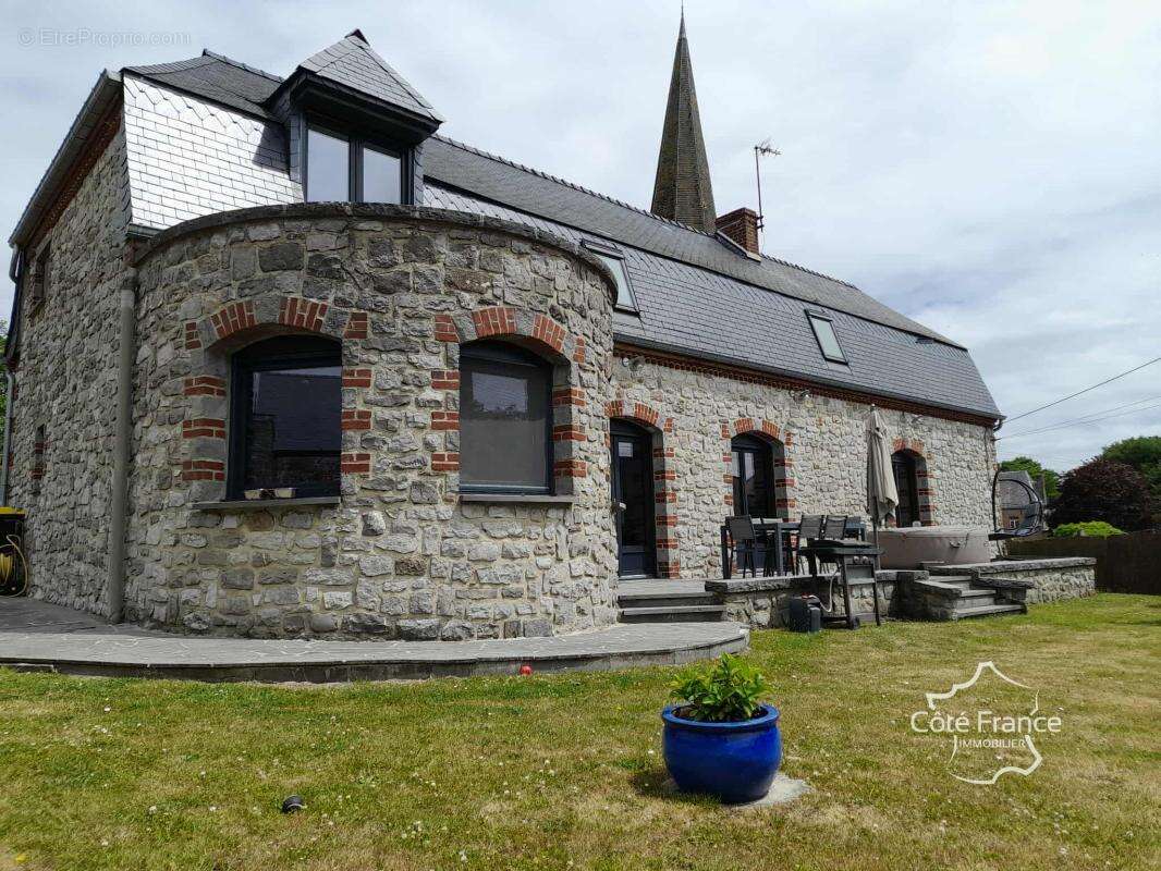 Maison à FLOYON