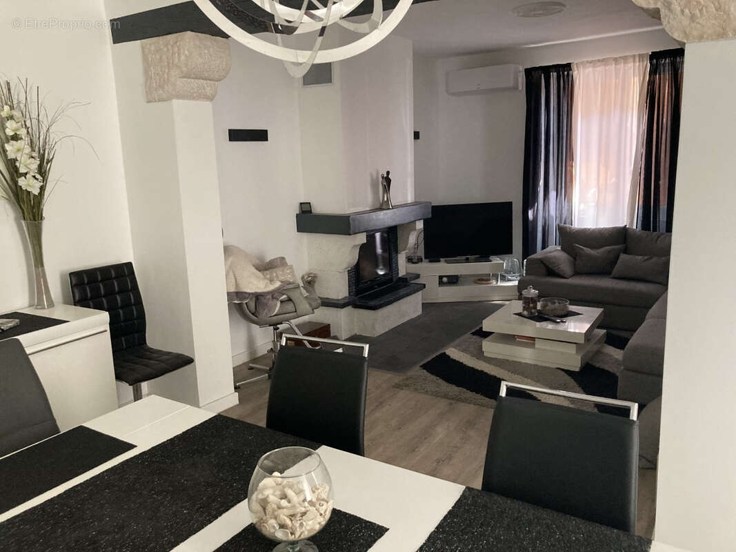 Maison à ROQUEMAURE