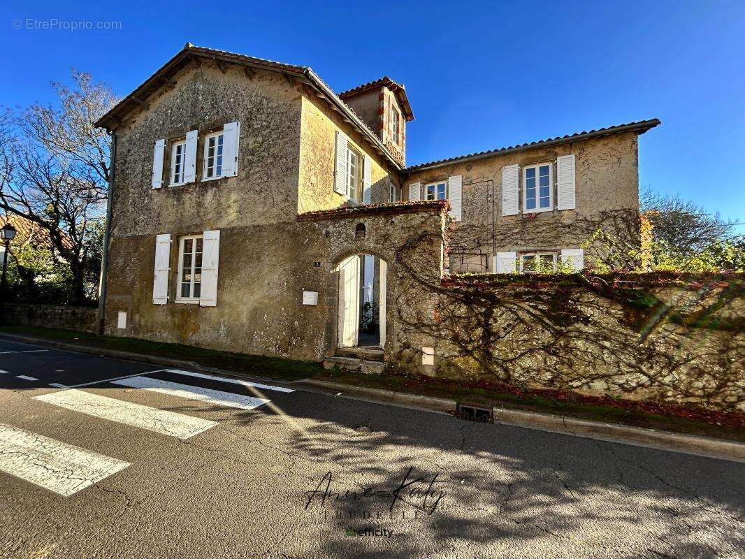 Maison à TALMONT-SAINT-HILAIRE