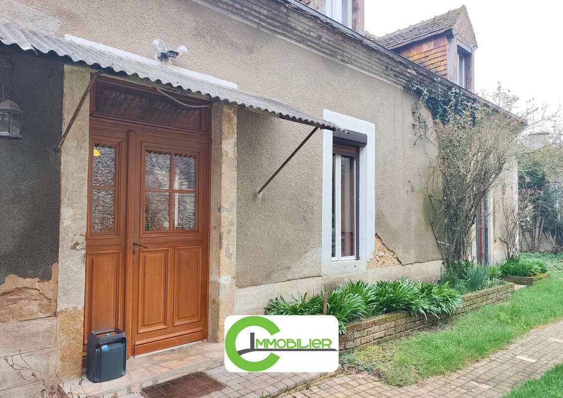 Maison à SEMUR-EN-VALLON