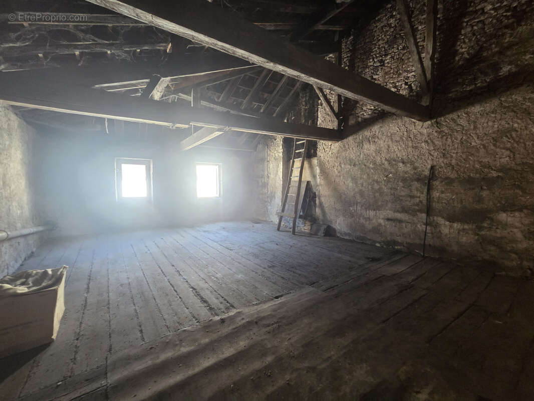 Immeuble de caractère avec fort potentiel au cœur du bourg de Castillonnès - photo 11