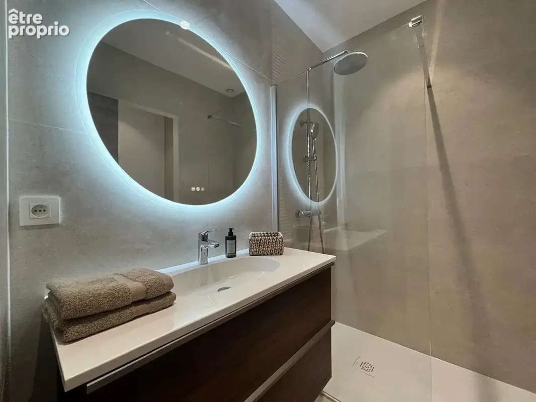 Nice – grand hôtel  studio de prestige avec balcon face à la coulée verte - photo 6