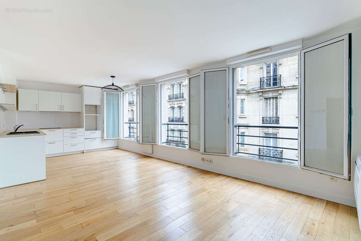 Appartement à PARIS-15E