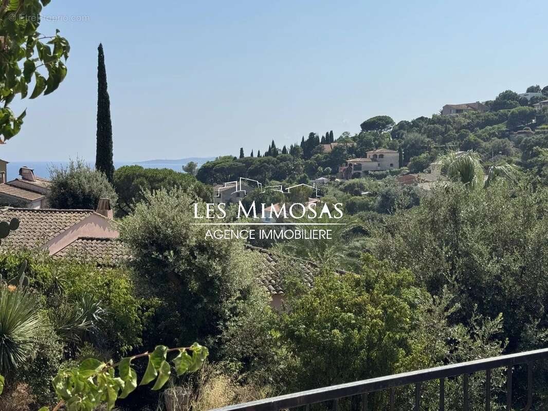 Maison à ROQUEBRUNE-SUR-ARGENS