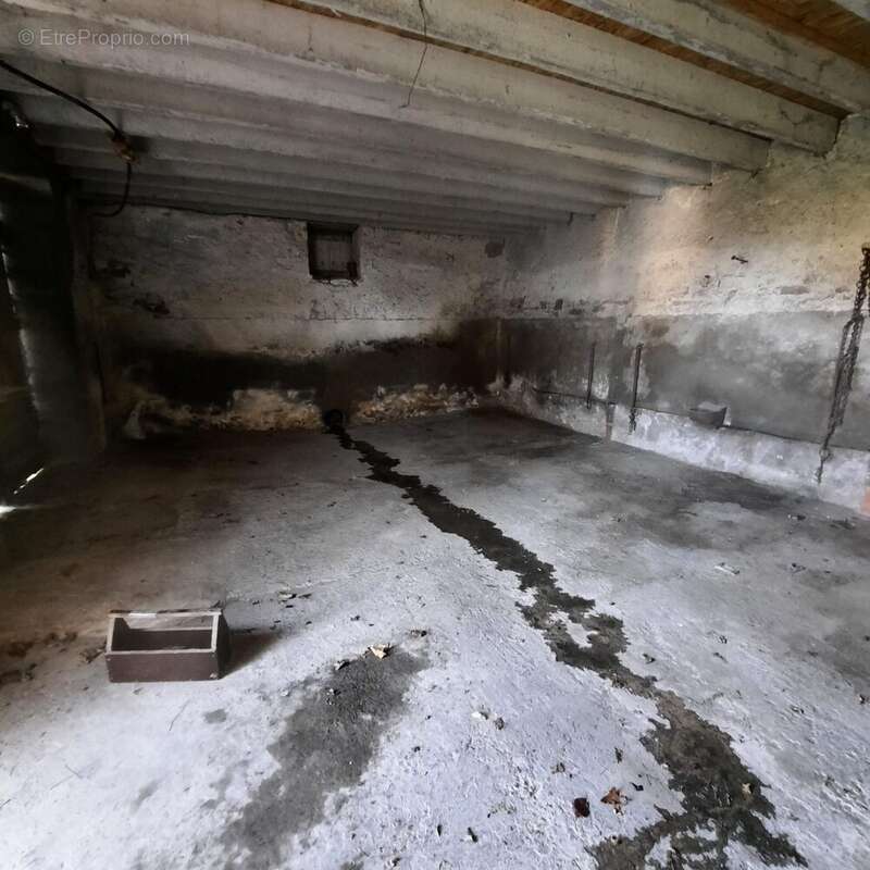 Maison à SAINT-ETIENNE-DE-MONTLUC