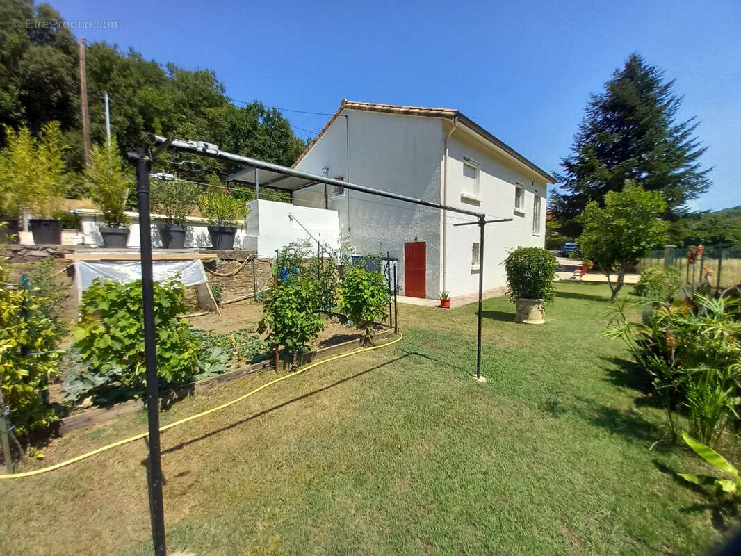 Maison de Standing en parfait état avec piscine. - photo 3