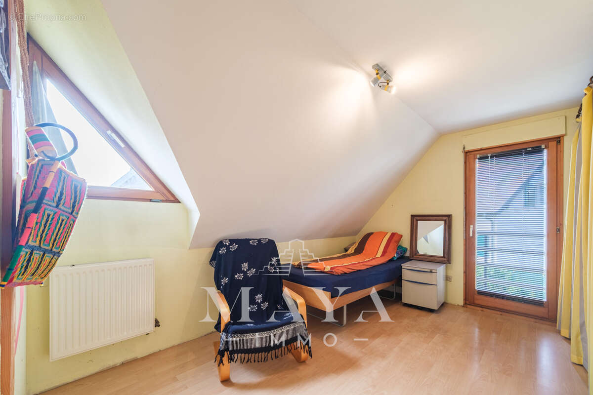 Maison à VILLAGE-NEUF