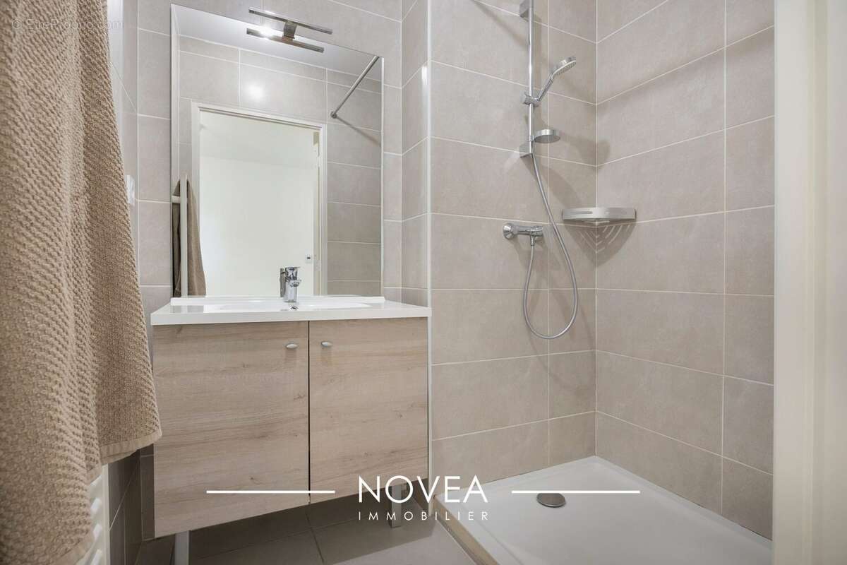 Appartement à CHARBONNIERES-LES-BAINS