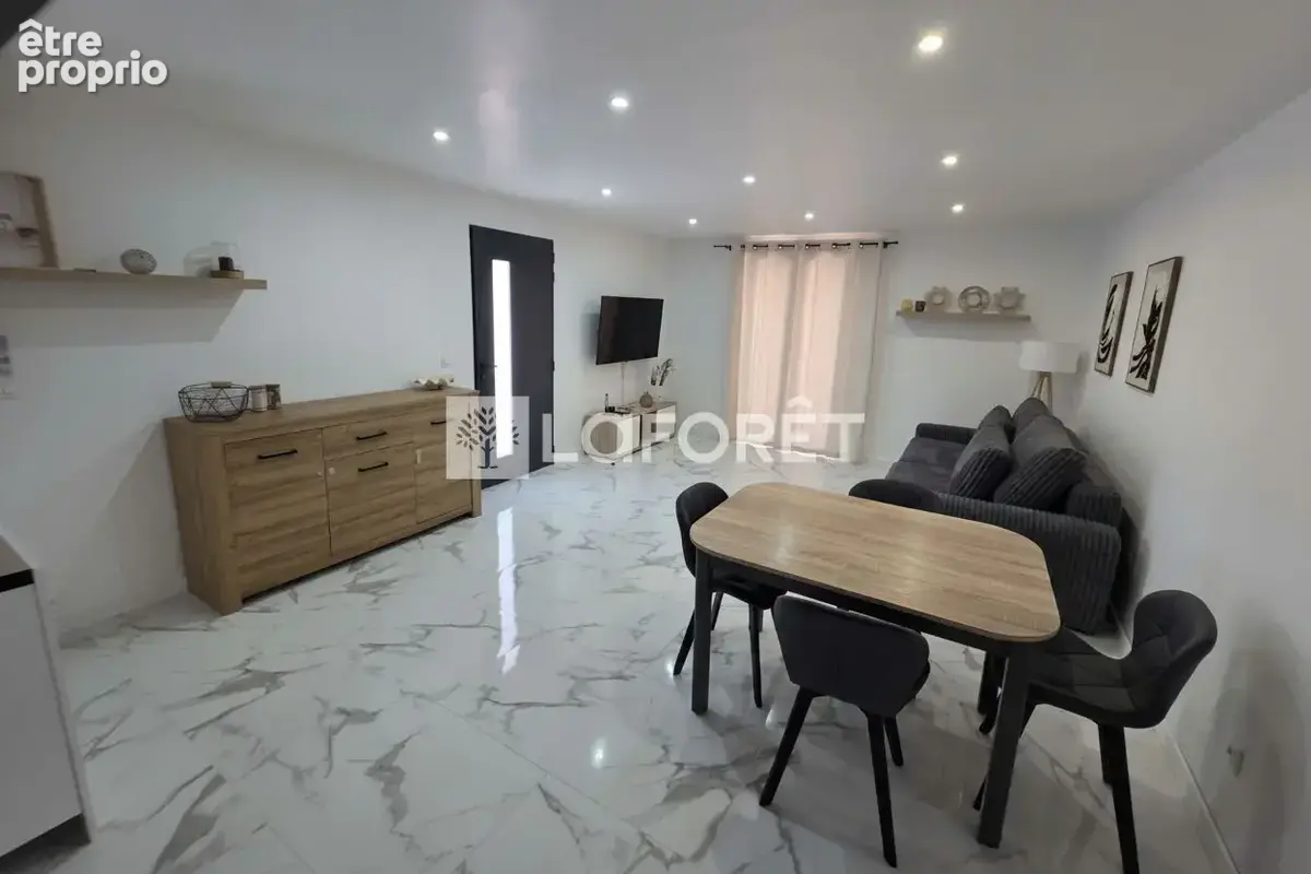 CUERS : Maison individuelle 237 m² comprenant 3 logements sur terrain de 793 m² - photo 9