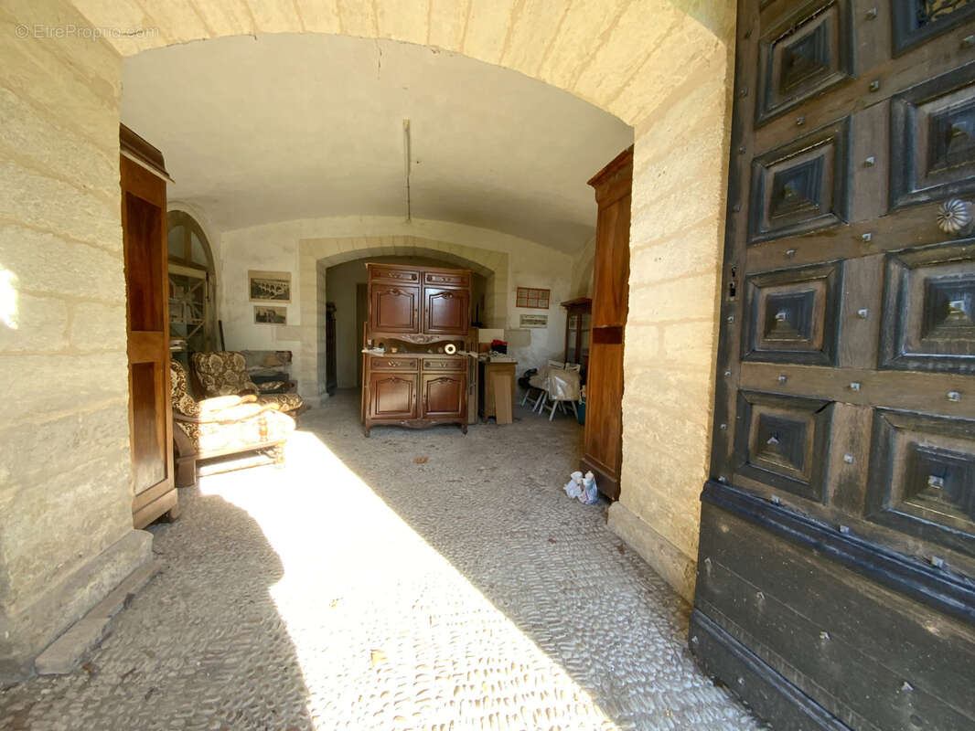 Appartement de 215 m2 dans un château avec parc. - photo 9