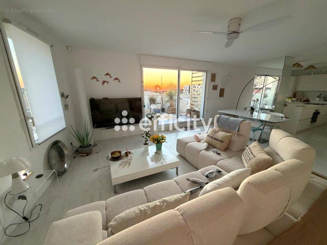 Appartement à MAUGUIO